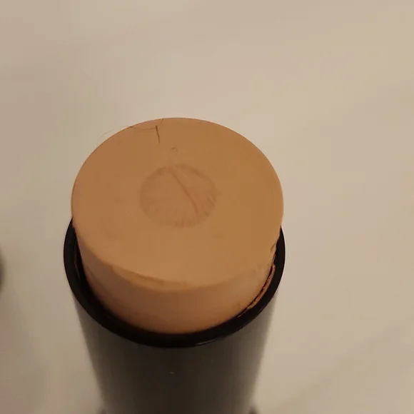 Kristofer Buckle Triplicity Perfecting Foundation Stick in Fair - Picture 2 of 4